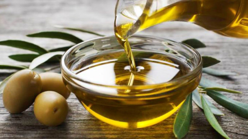 Olive-Oil-for-Skin-Problems