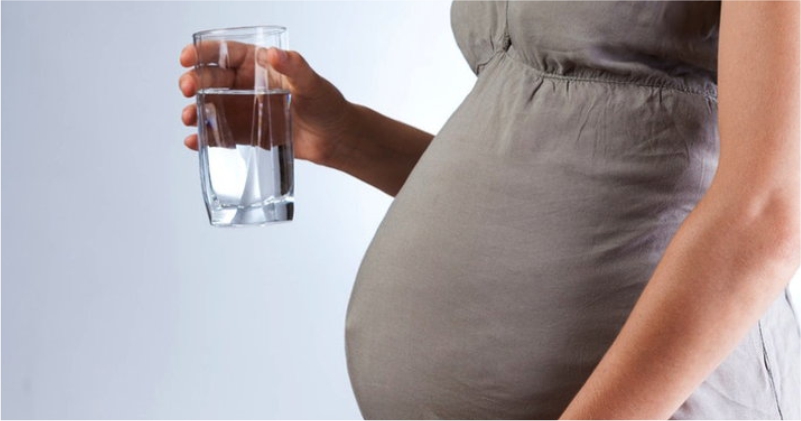 Drinking-Warm-Water-during-Pregnancy-is-Beneficial -Know-How-blog